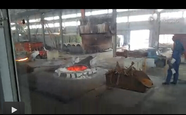 On site video of medium frequency furnace smelting