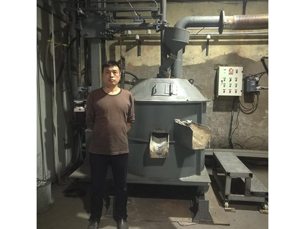 Submerged arc furnace low pressure compensation device!
